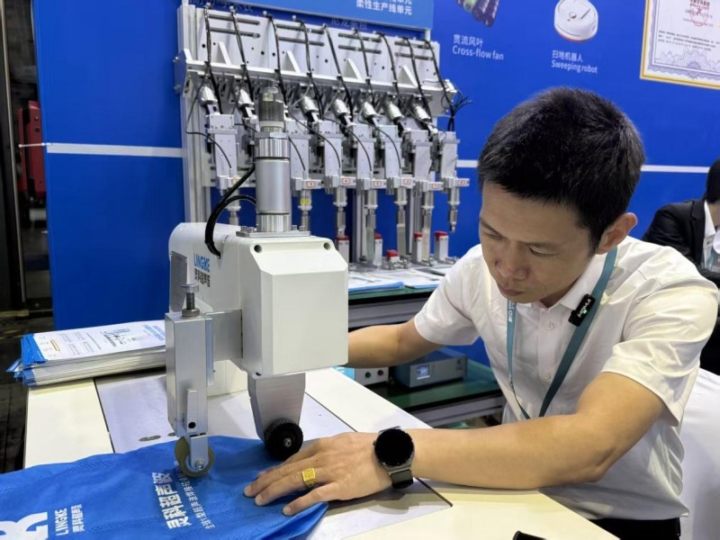 CHINAPLAS  2026  炸場！靈科超聲波憑啥讓全球客商擠爆展位？(圖6)